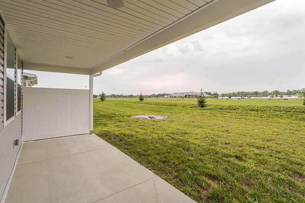 222 E Bridge Rd - Photo 3 of 20