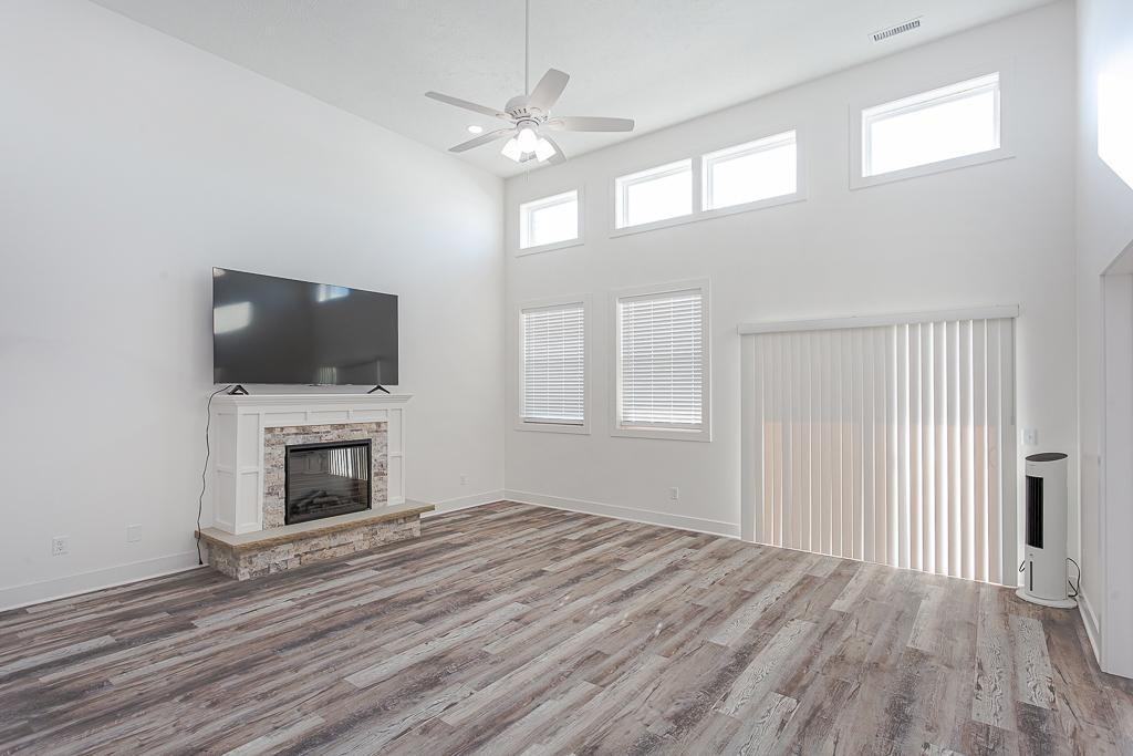 222 E Bridge Rd - Photo 6 of 20
