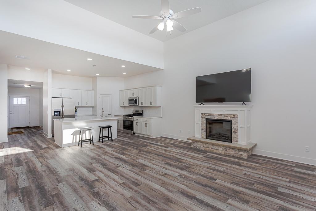 222 E Bridge Rd - Photo 7 of 20
