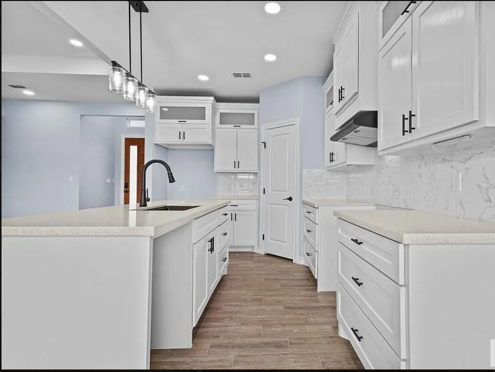 304 Faith Dr - Photo 2 of 4