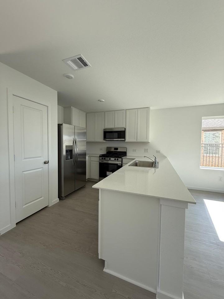 3116 Wild Dunes Dr - Photo 4 of 8