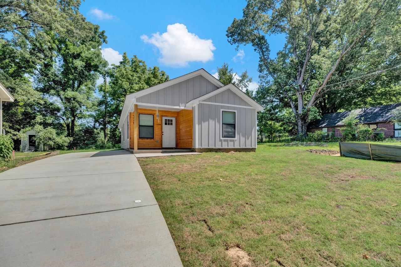 728 King Ave - Photo 2 of 16