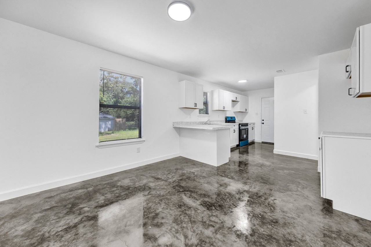 728 King Ave - Photo 7 of 16