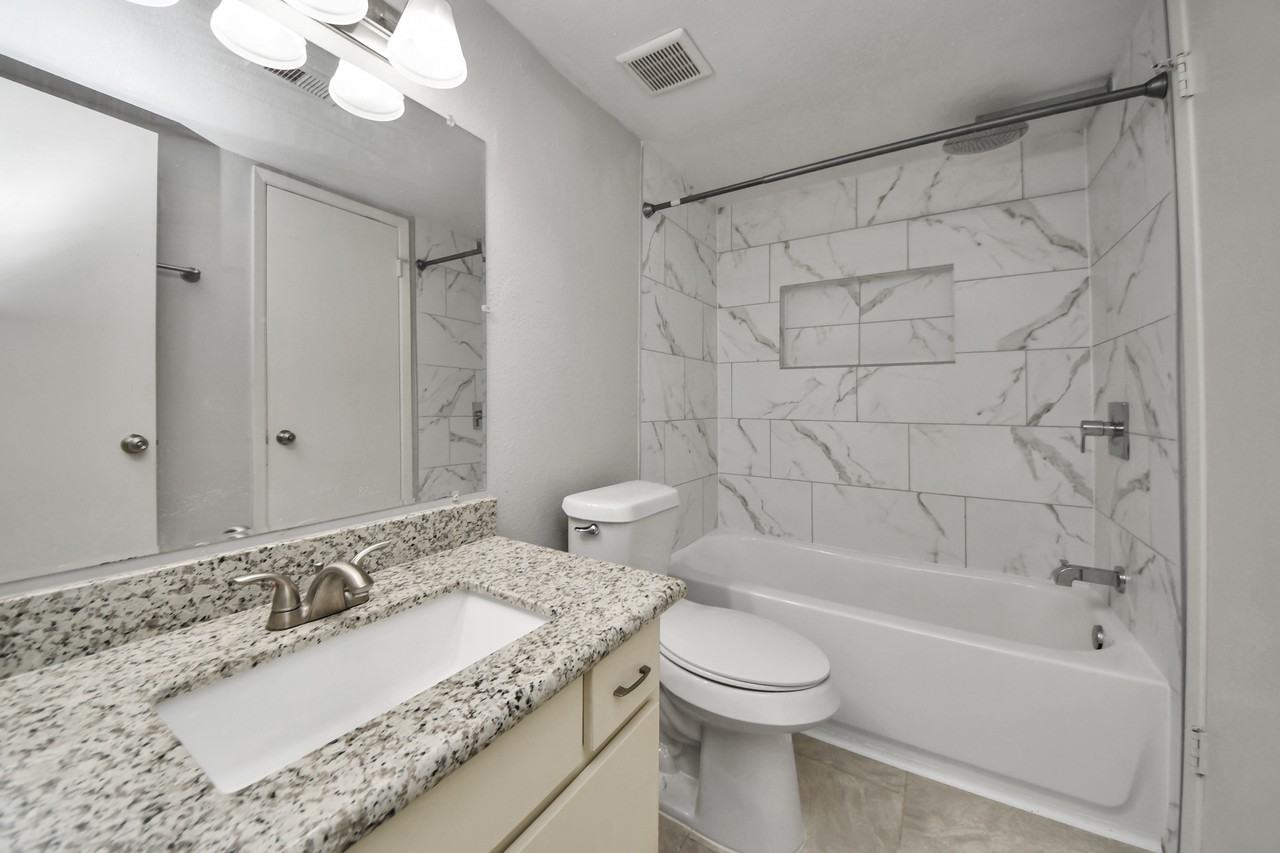 13417 Garden Grv - Photo 4 of 46