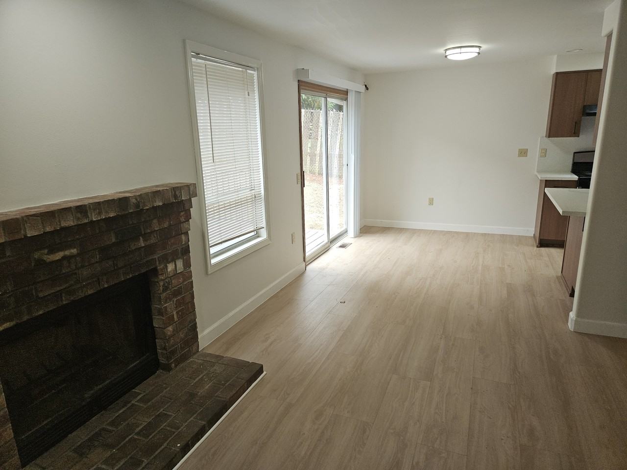 18417 Woodbine Dr - Photo 3 of 30