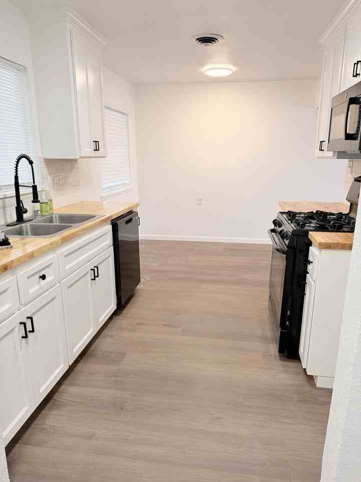 936 Franklin Ave - Photo 7 of 15