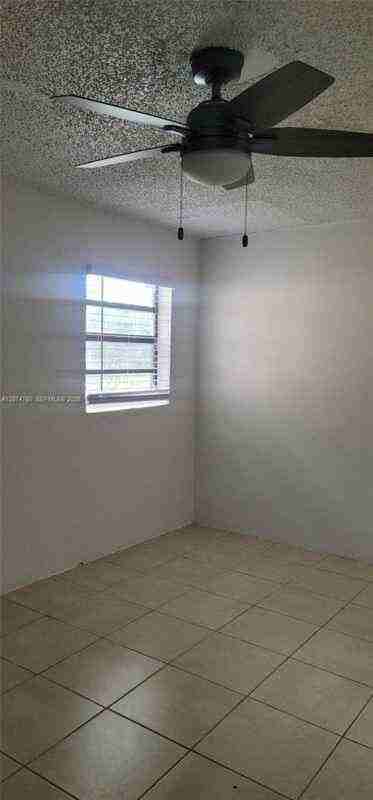 1514 Nw 11th Pl - Photo 2 of 14