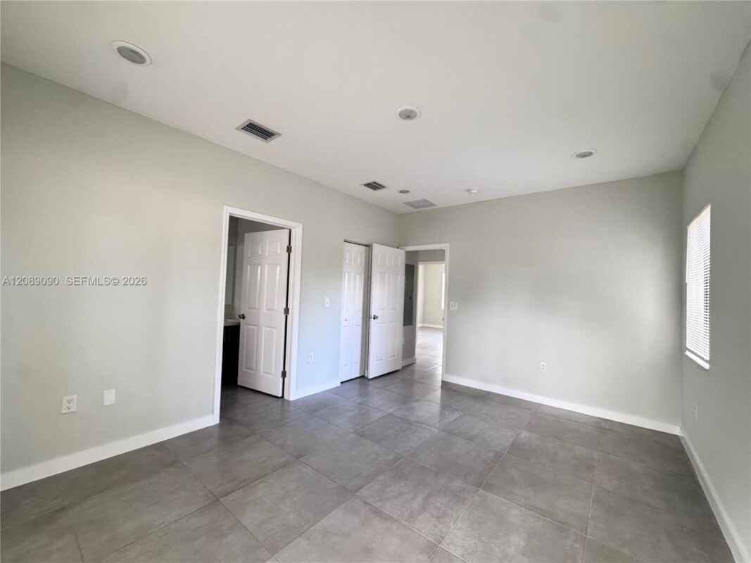 609 Nw 3rd Ter - Photo 2 of 20