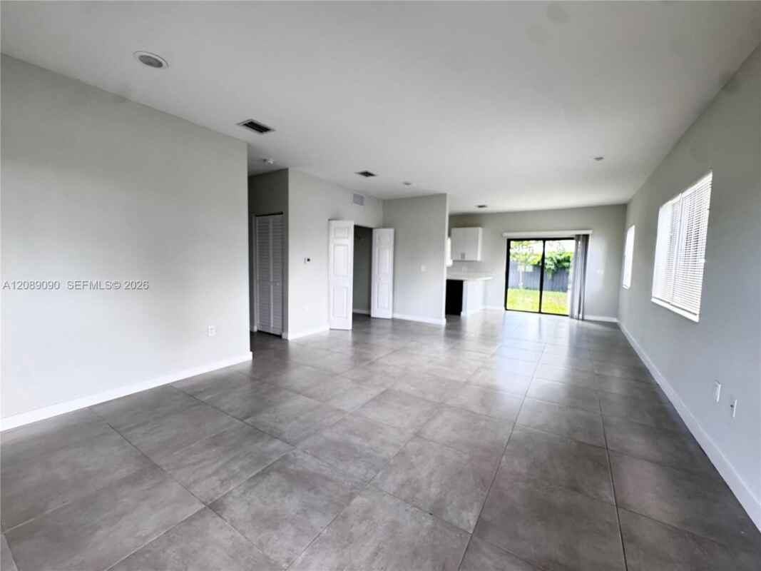 609 Nw 3rd Ter - Photo 3 of 20