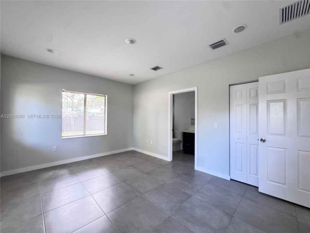 609 Nw 3rd Ter - Photo 4 of 20