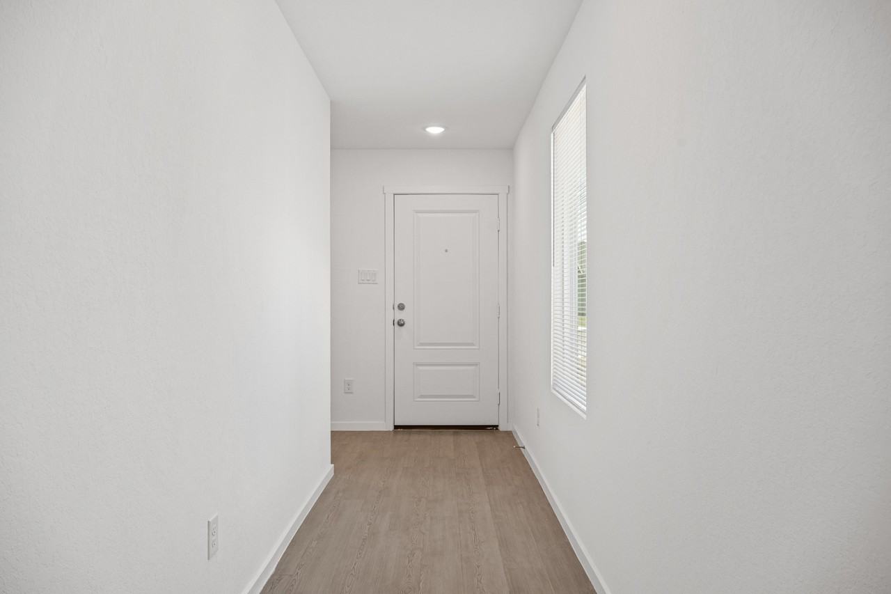 430 Argyle Hl - Photo 5 of 31