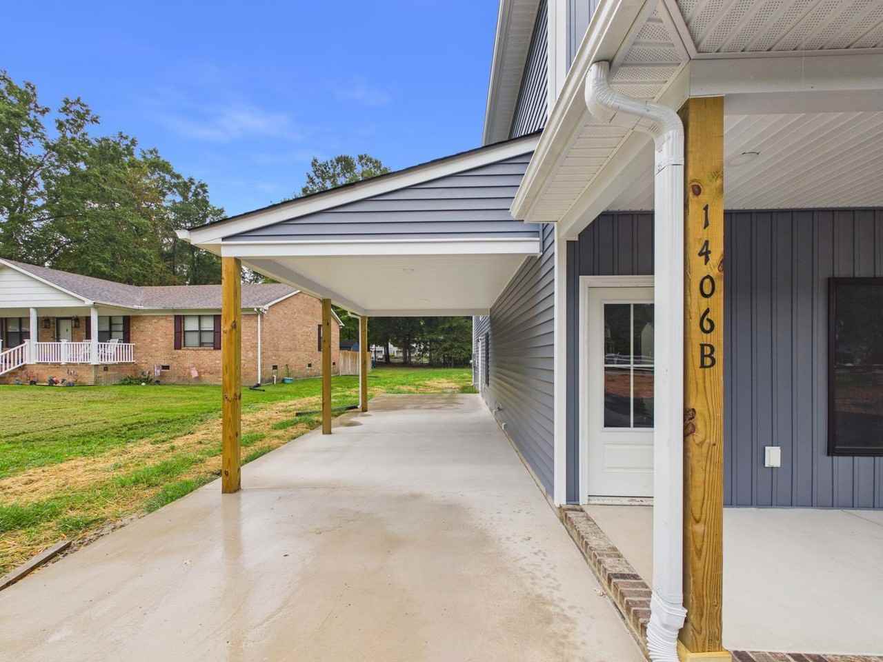 1406 Old Iron Rd #B - Photo 3 of 50
