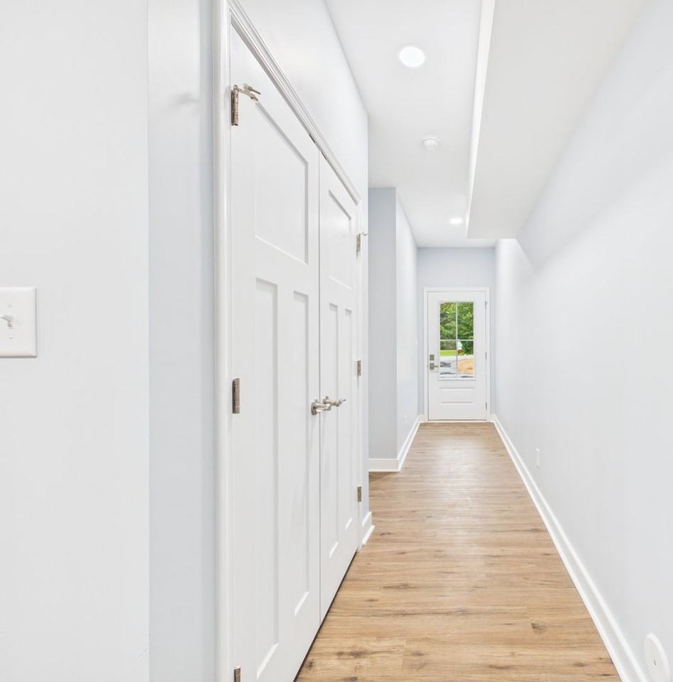 1406 Old Iron Rd #B - Photo 5 of 50