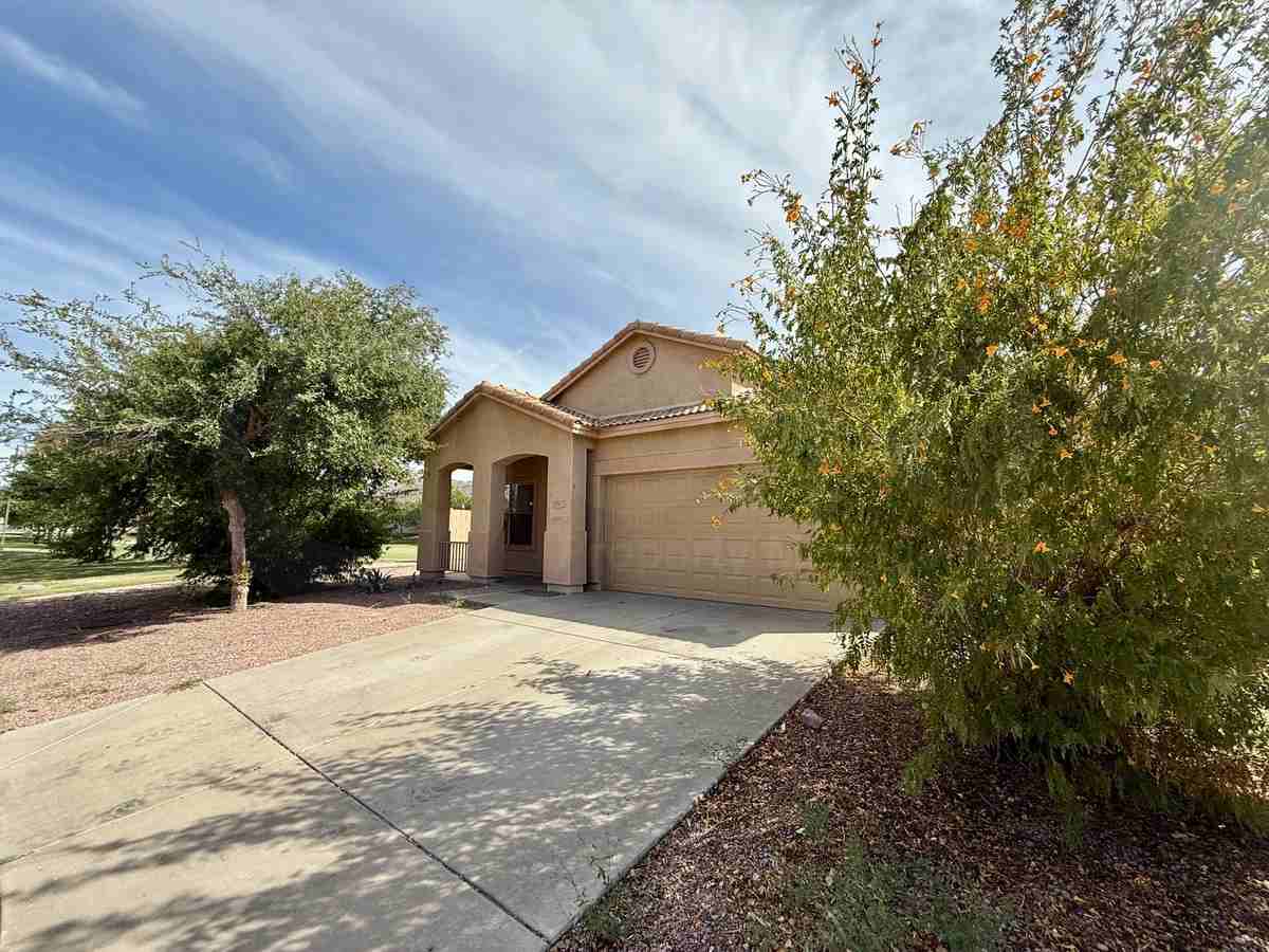 1017 E Pedro Rd - Photo 3 of 25