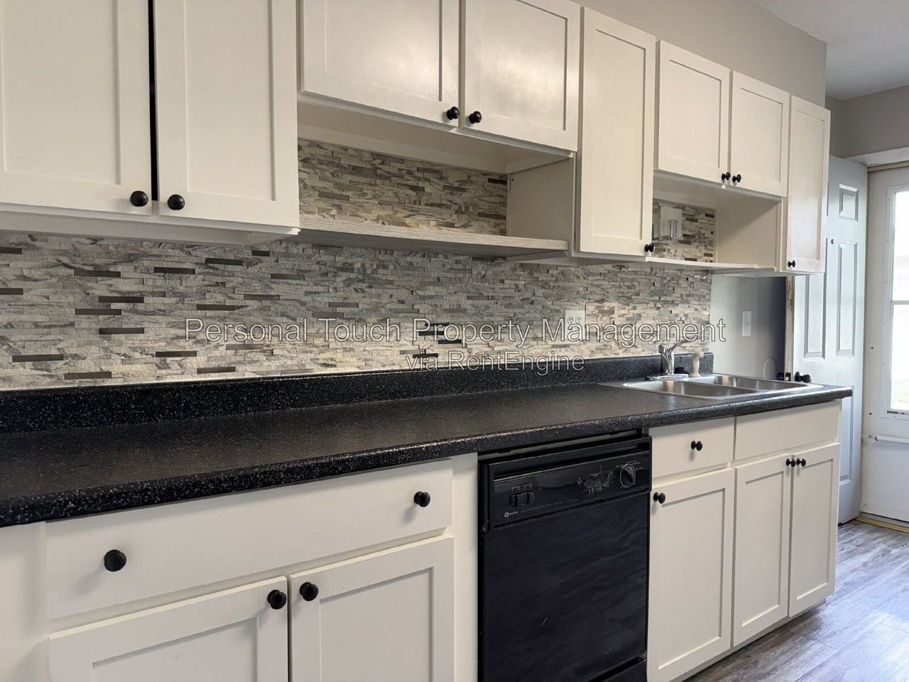 214 Morrison St - Photo 7 of 26