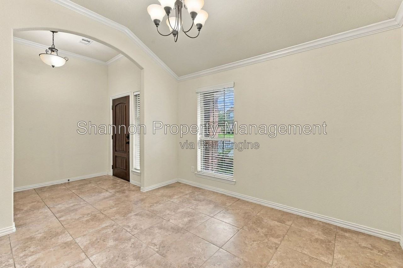 3523 Hamilton Bend Ln - Photo 5 of 37