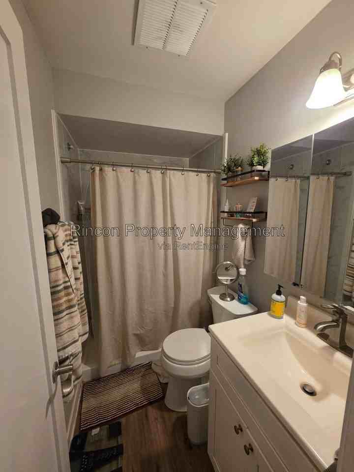 8566 Truckee Dr - Photo 3 of 12