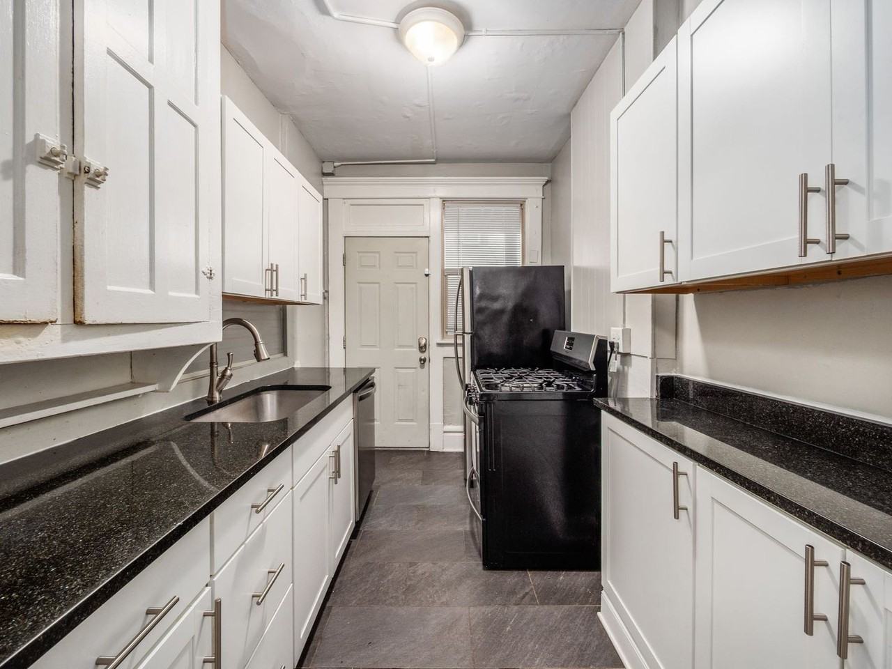 131 E 12th Ave - Photo 4 of 24
