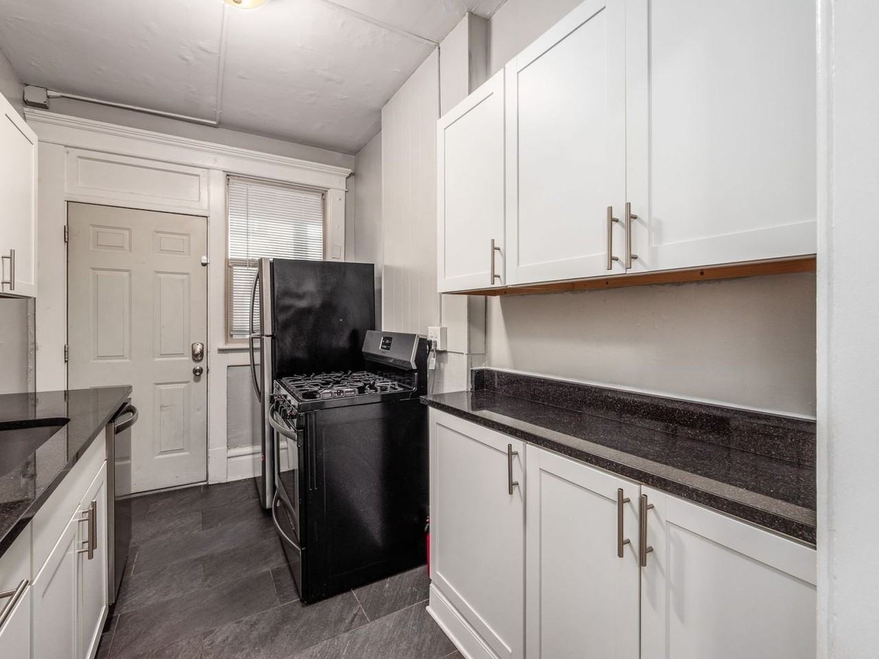 131 E 12th Ave - Photo 5 of 24