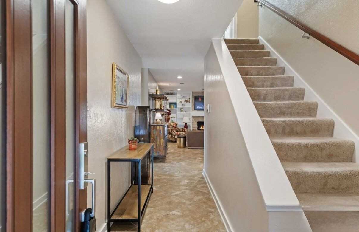 11527 Heathrow Dr - Photo 3 of 25