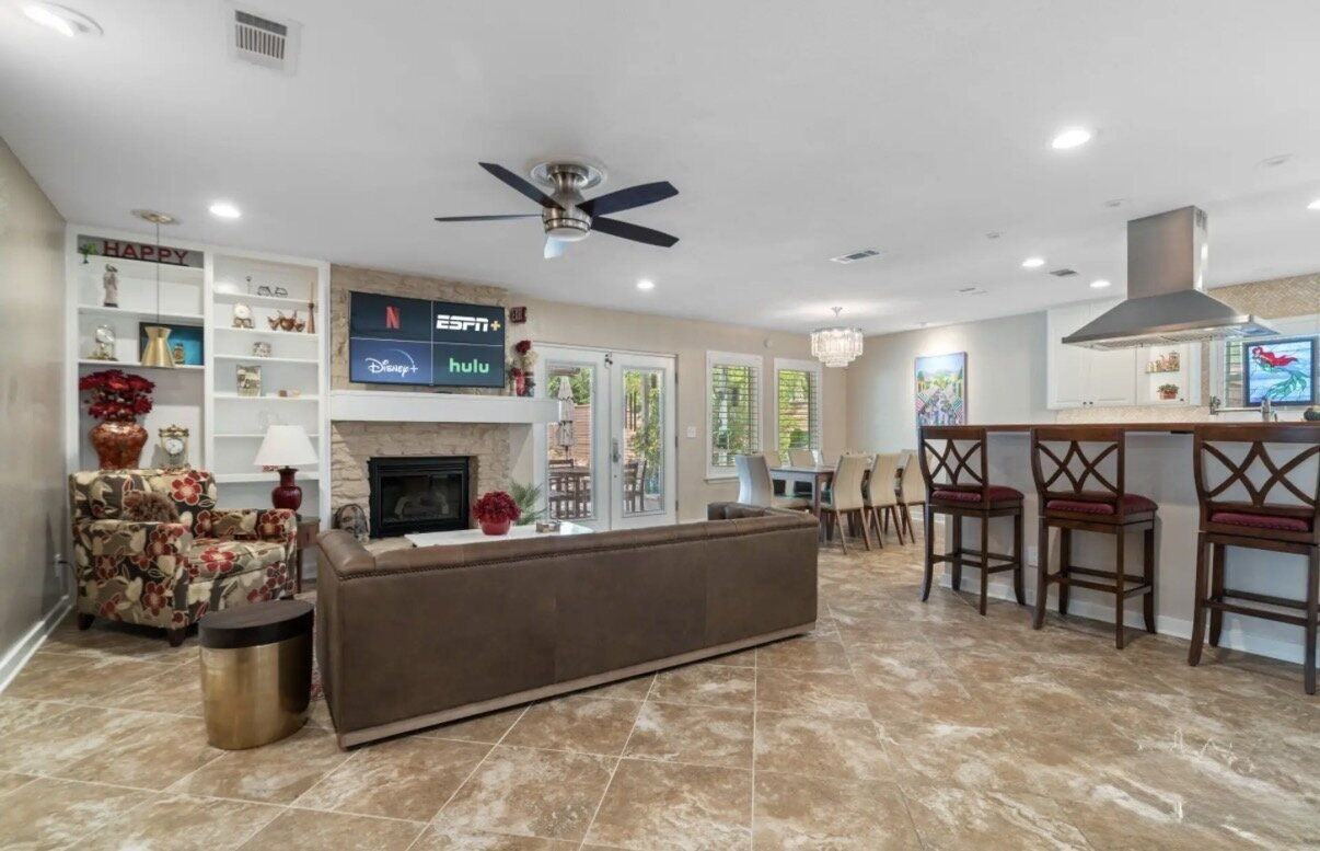 11527 Heathrow Dr - Photo 4 of 25