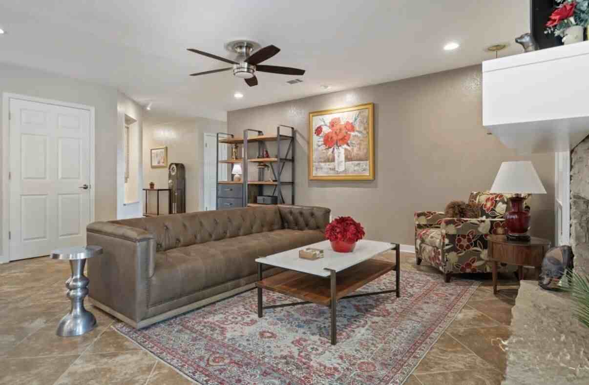11527 Heathrow Dr - Photo 7 of 25