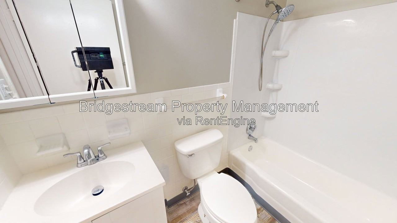 5405 Broomall St - Photo 7 of 10