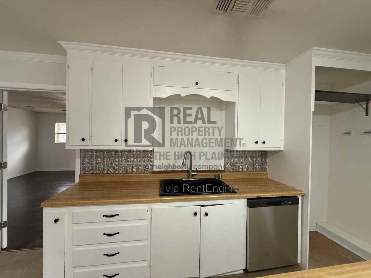 5409 Lawrence Blvd - Photo 4 of 15