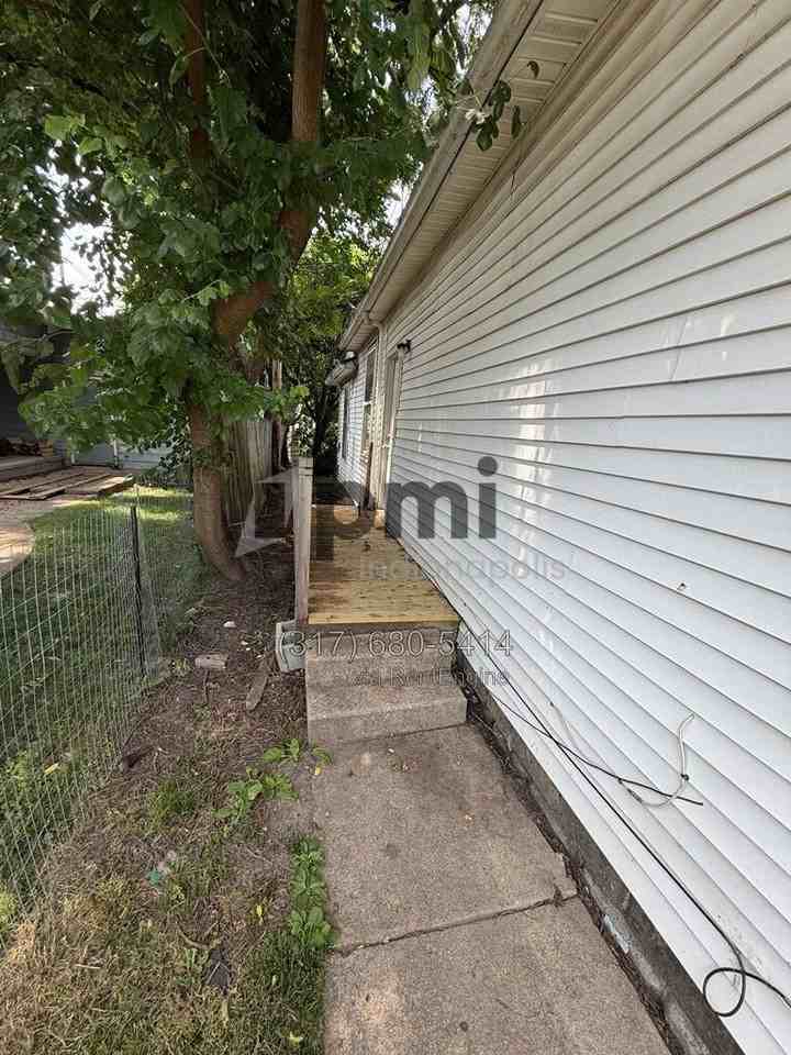 1309 Pearl St #2 - Photo 4 of 26