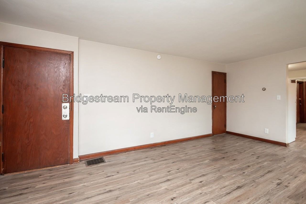 426 Wonderly Ave #2 - Photo 4 of 12