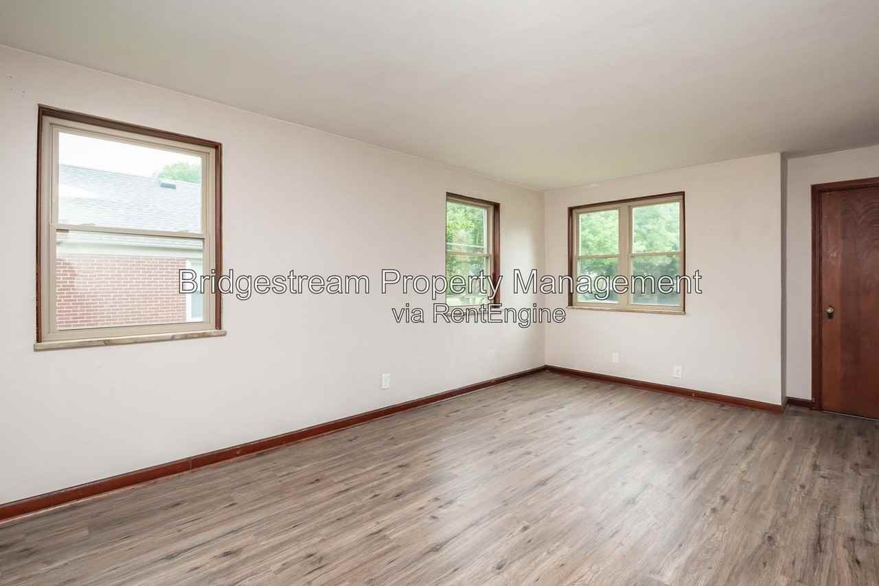 426 Wonderly Ave #2 - Photo 5 of 12