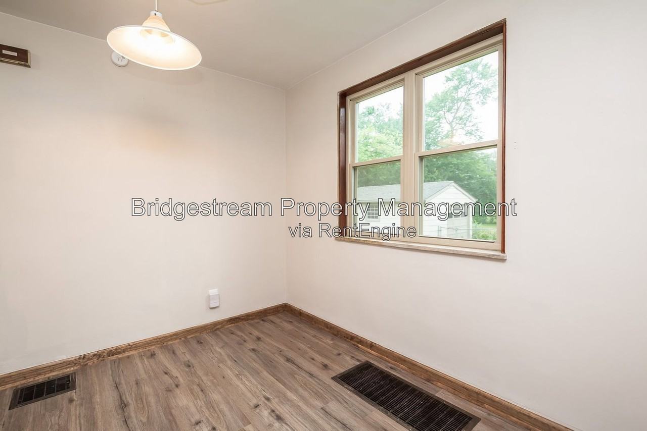 426 Wonderly Ave #2 - Photo 6 of 12