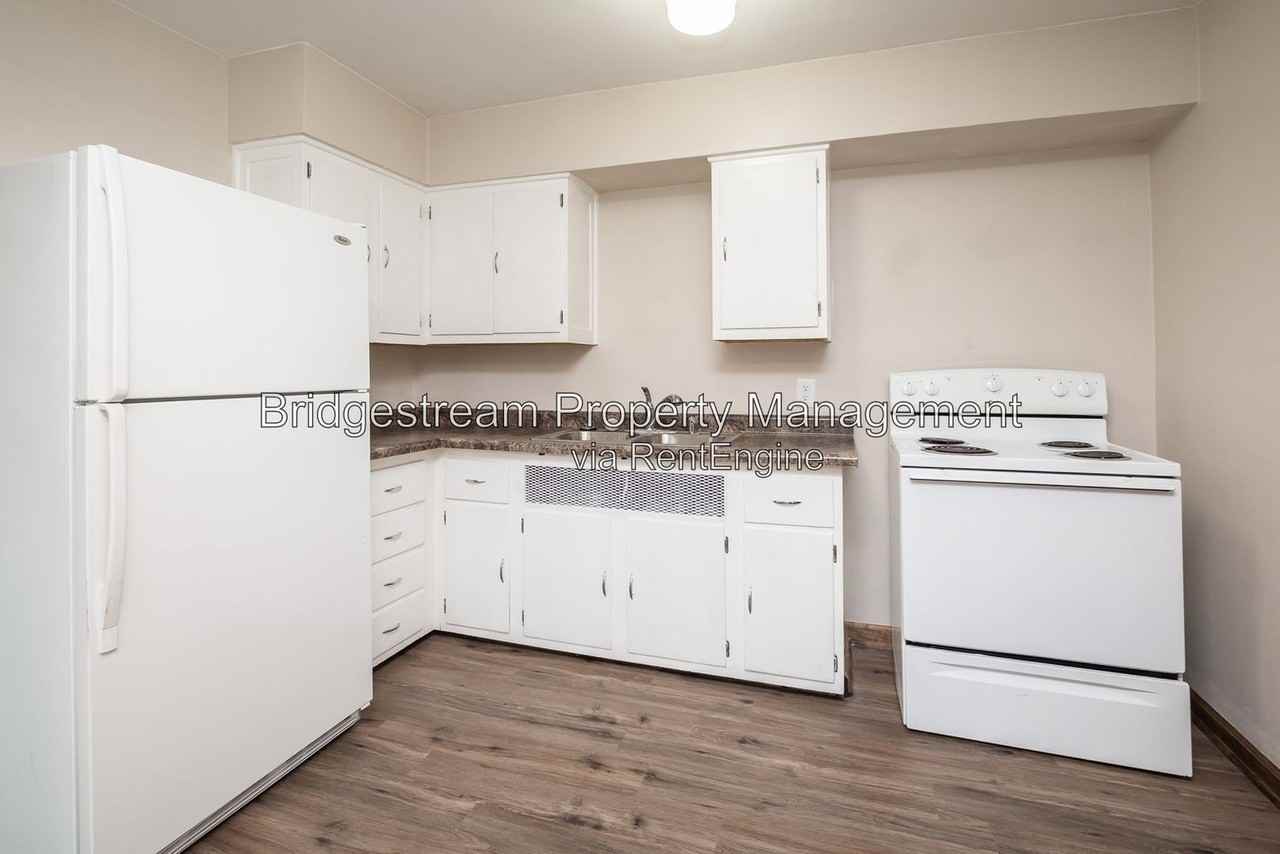 426 Wonderly Ave #2 - Photo 7 of 12