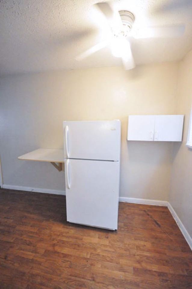 105 W 8th Ave #A - Photo 5 of 11