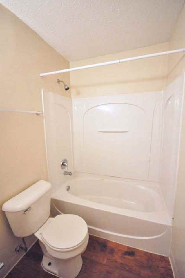 105 W 8th Ave #A - Photo 7 of 11