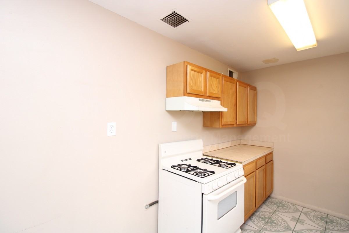 2417 N 20th Dr - Photo 3 of 19