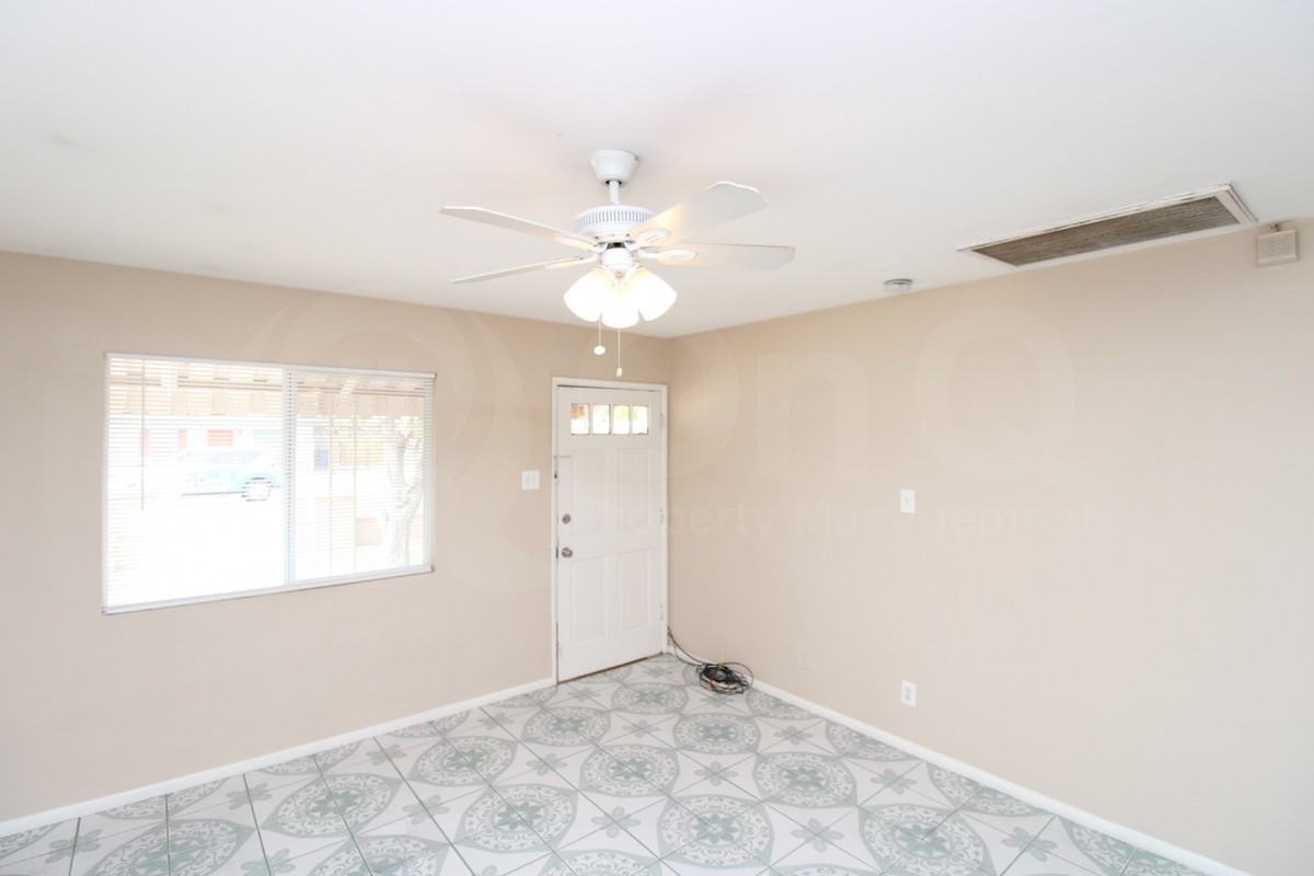 2417 N 20th Dr - Photo 6 of 19