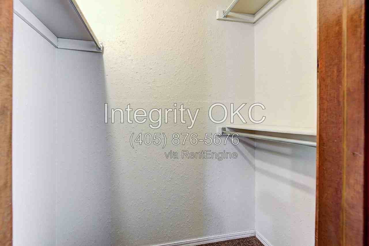 1036 Tall Oaks Dr - Photo 4 of 42