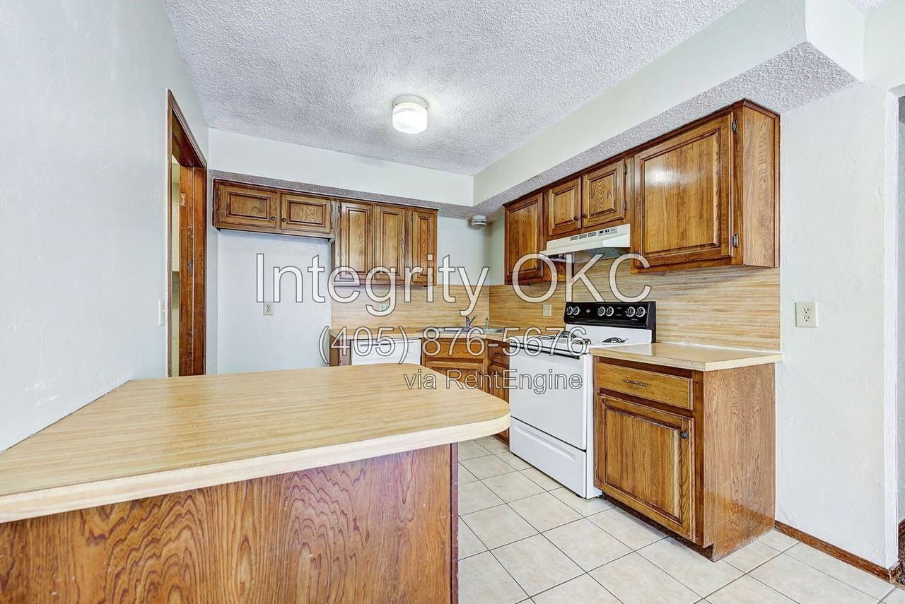 1036 Tall Oaks Dr - Photo 5 of 42
