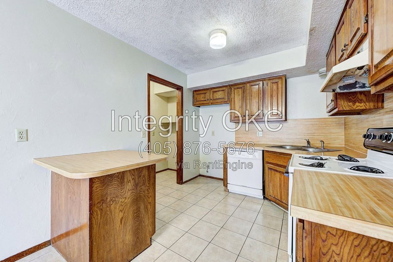 1036 Tall Oaks Dr - Photo 6 of 42