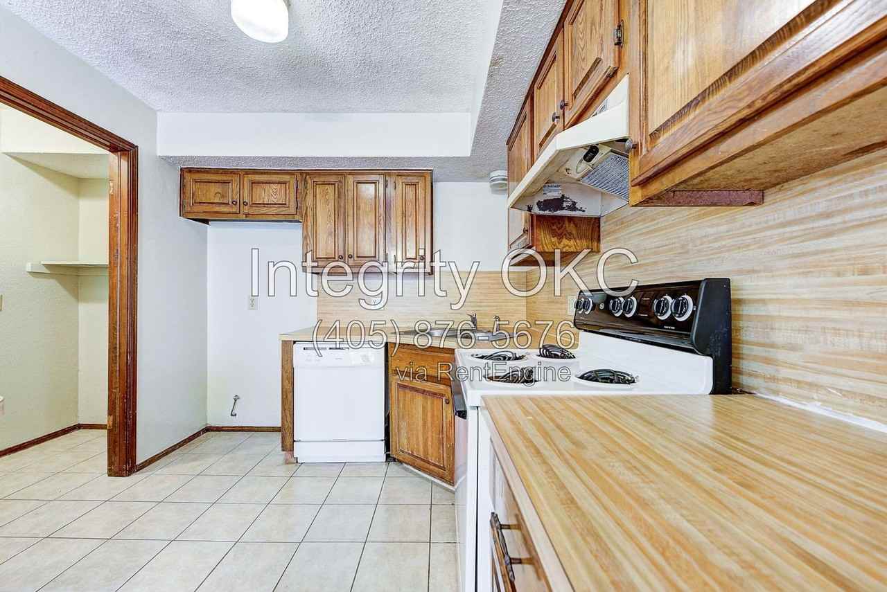 1036 Tall Oaks Dr - Photo 7 of 42