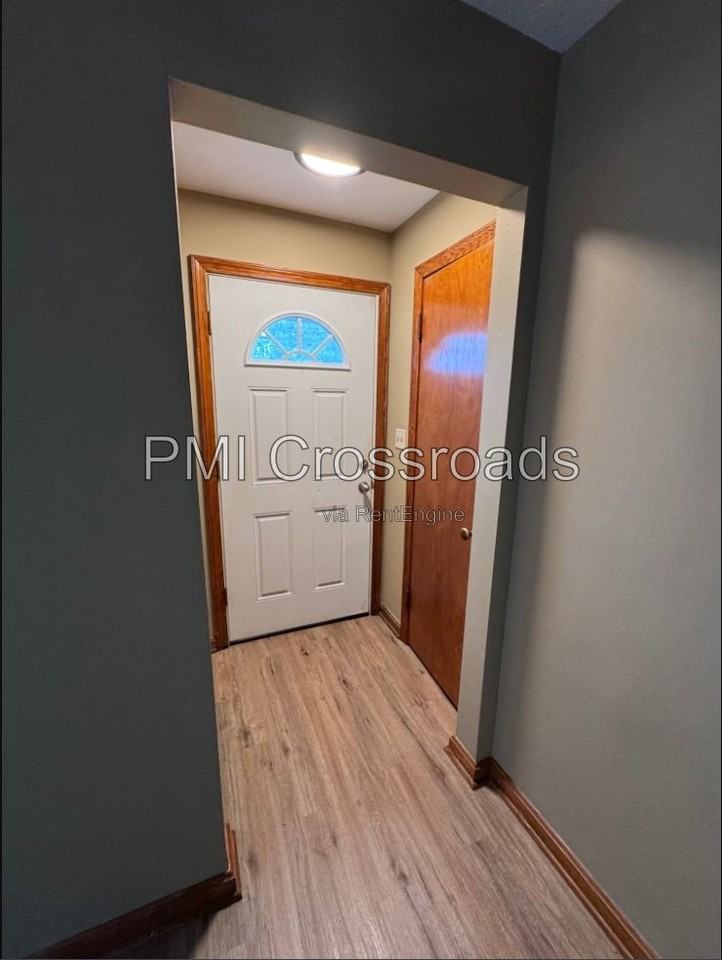 518 W Maple St - Photo 3 of 11