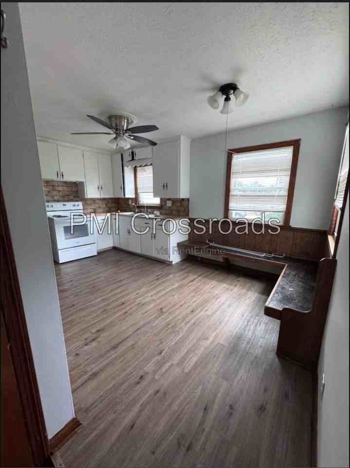 518 W Maple St - Photo 6 of 11