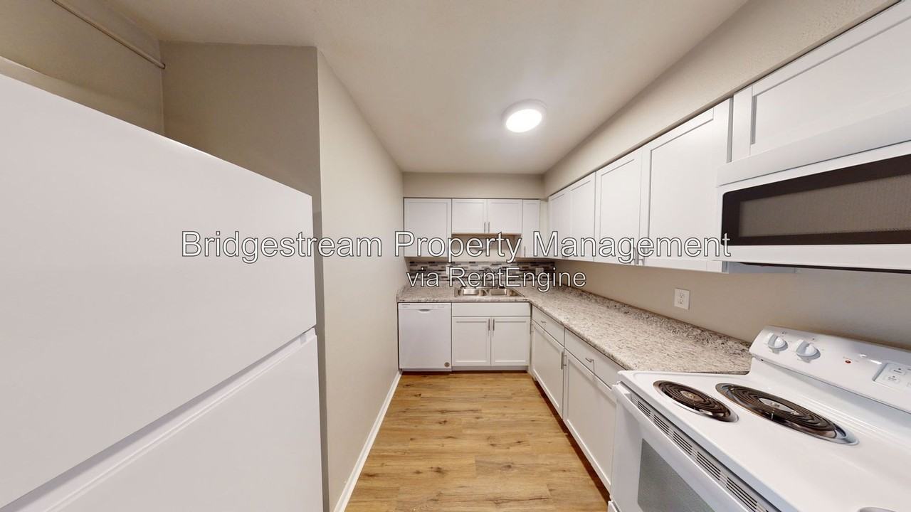 95 N Gebhart Church Rd #B - Photo 2 of 6