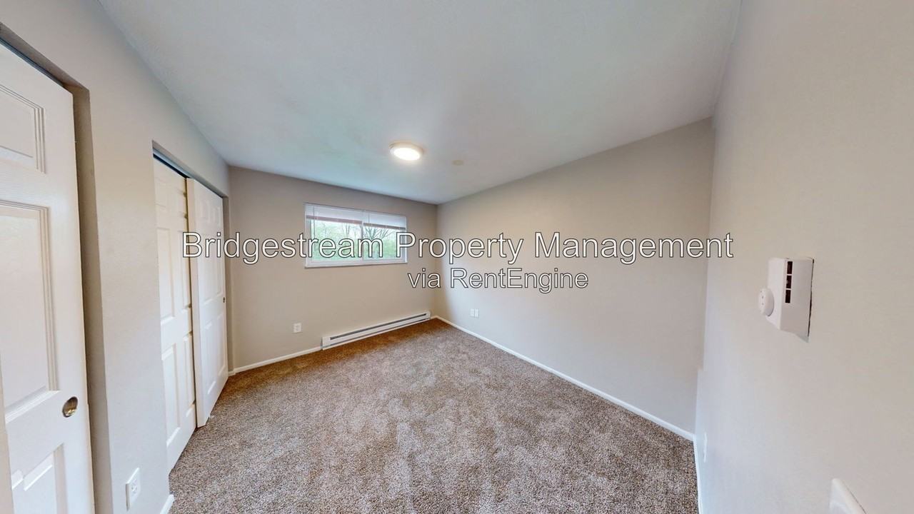 95 N Gebhart Church Rd #B - Photo 3 of 6