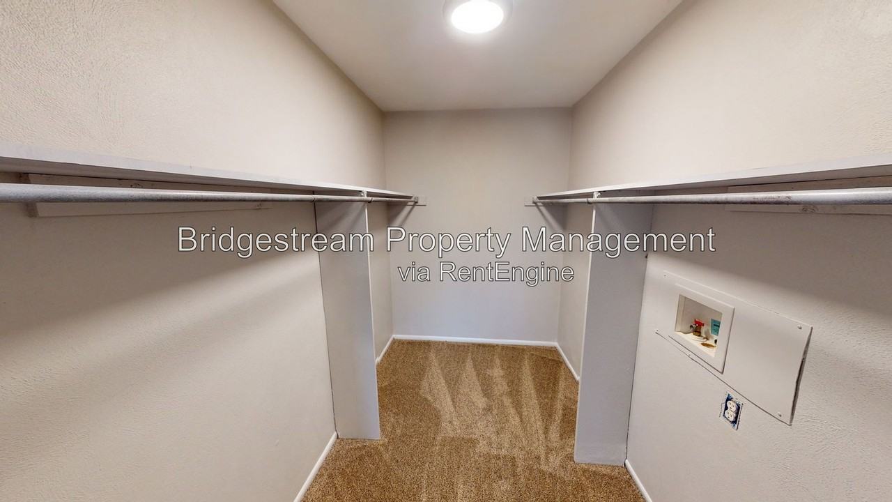 95 N Gebhart Church Rd #B - Photo 6 of 6