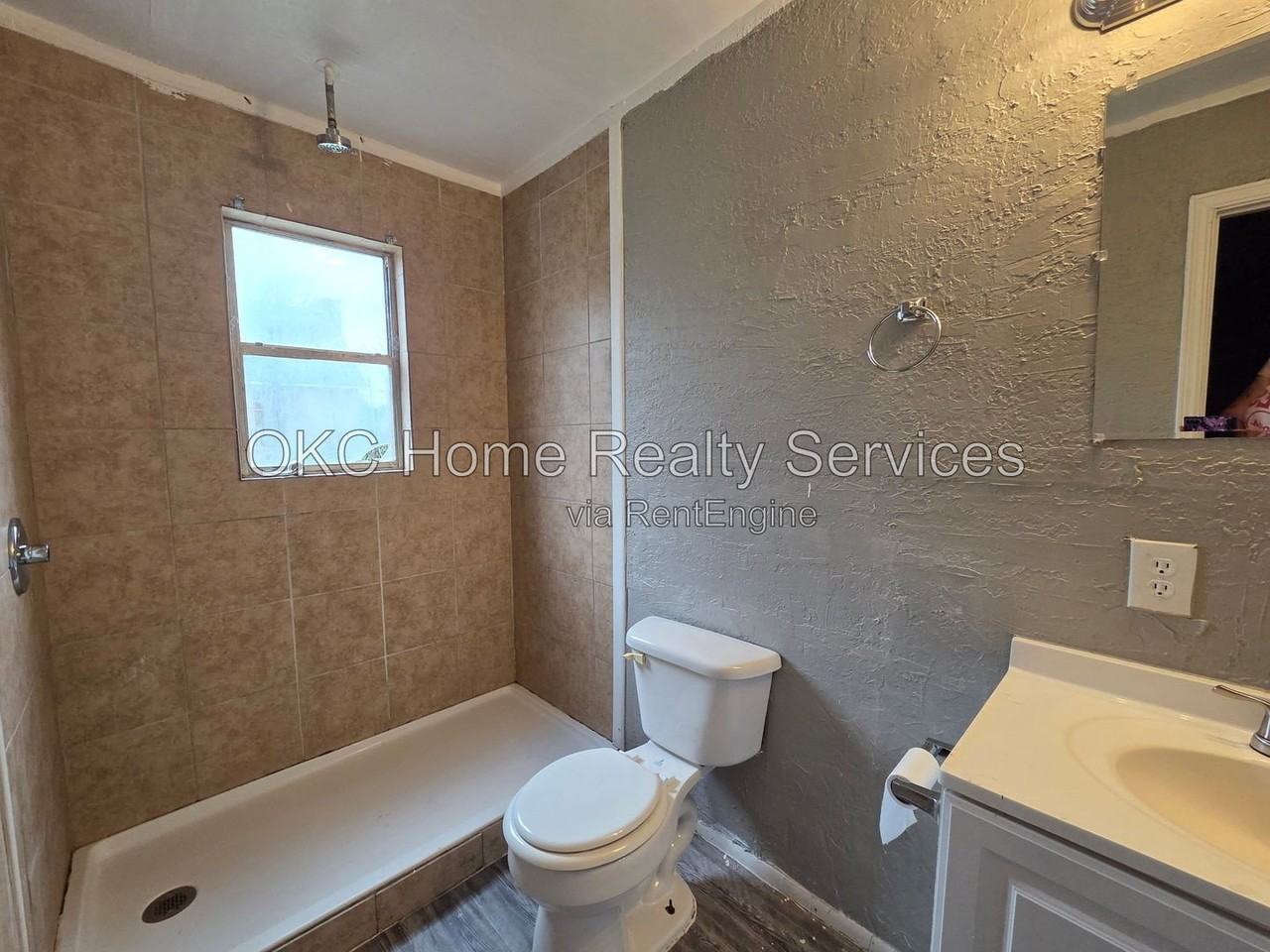 3621 S Shields Blvd #5 - Photo 6 of 8
