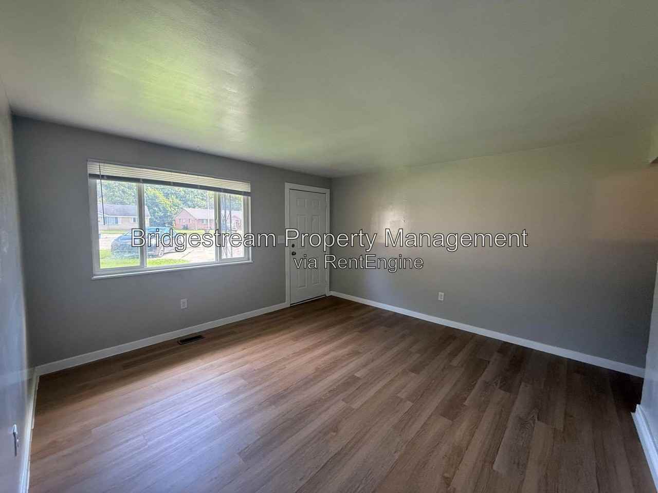 5447 Lofino Ct - Photo 2 of 15