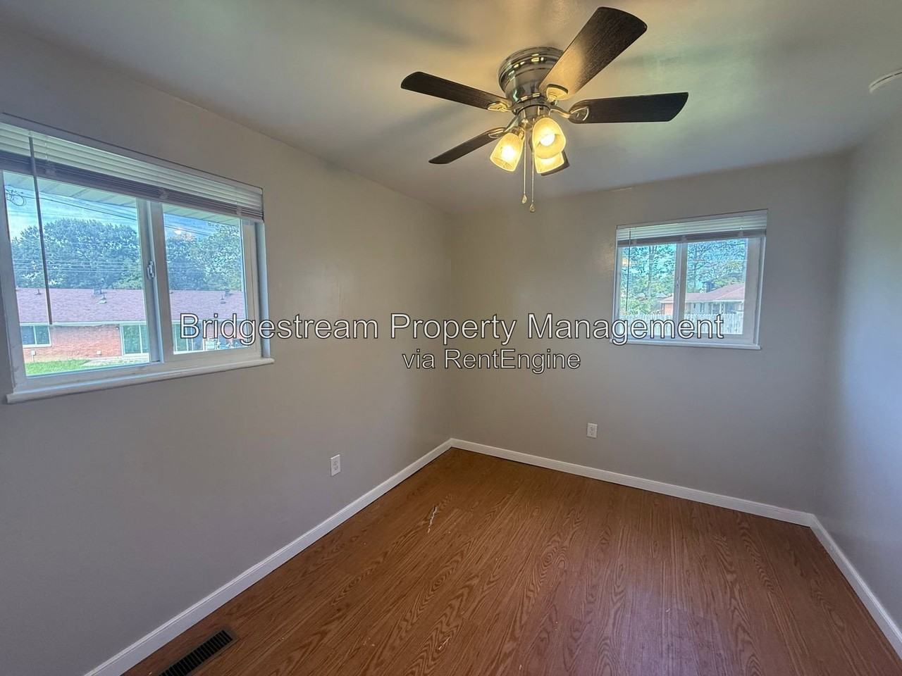 5447 Lofino Ct - Photo 4 of 15