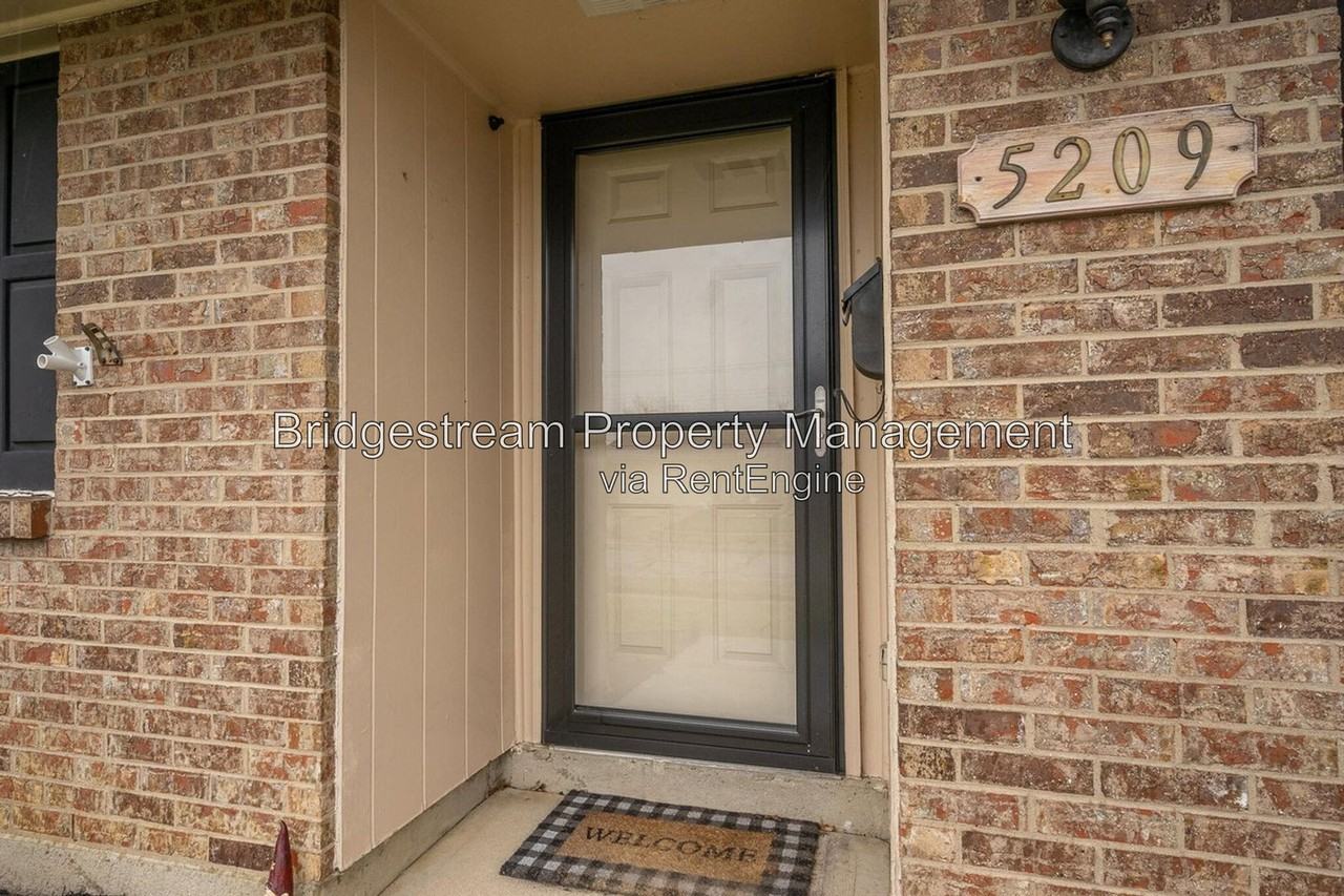 5209 Pitcairn Rd - Photo 2 of 19